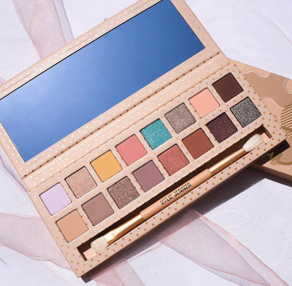 Kylie Take me on Vacation Eyeshadow Palette