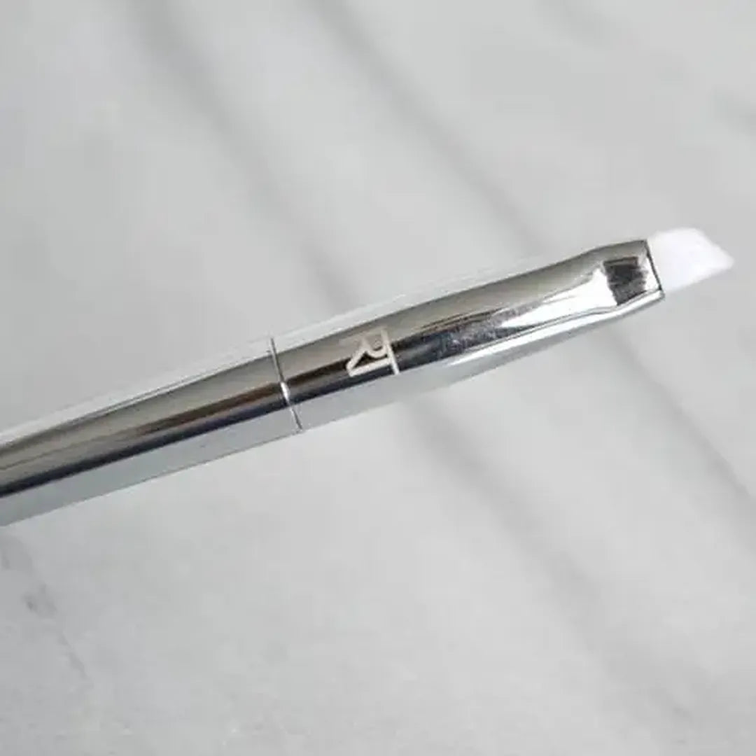 Real Techniques 202 Angled Liner Brush