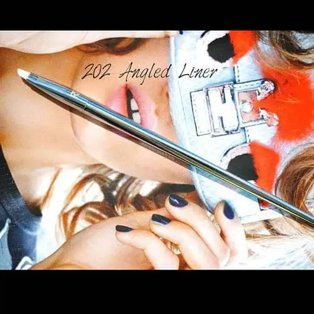 Real Techniques 202 Angled Liner Brush