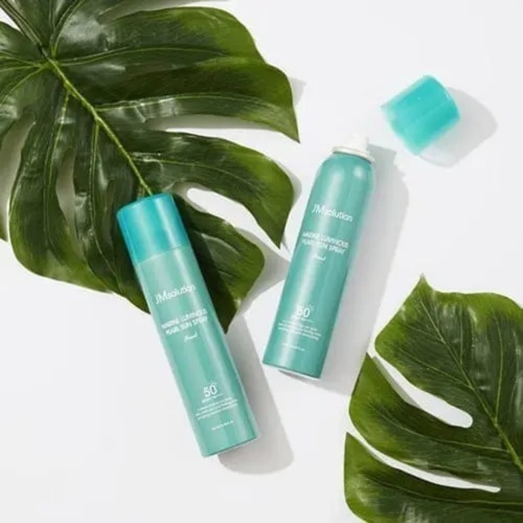 JM Solution Sun Spray is a broad-spectrum sunscreen spray