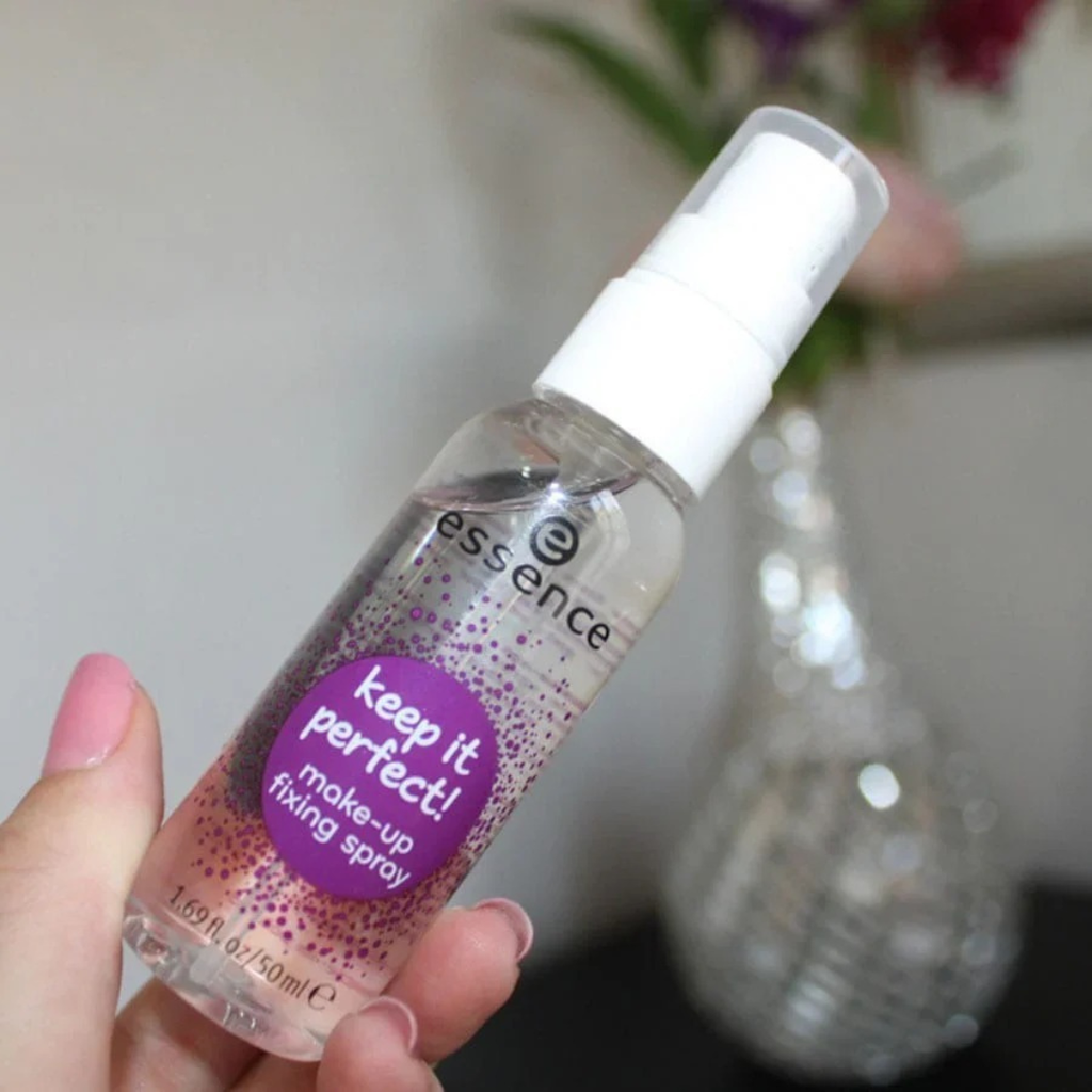 Essence Fixing Spray
