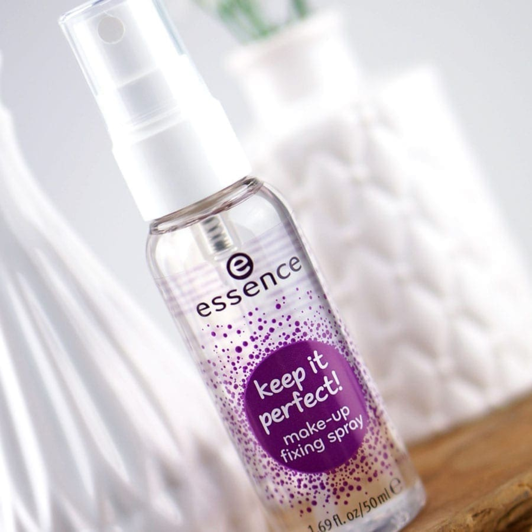 Essence Fixing Spray