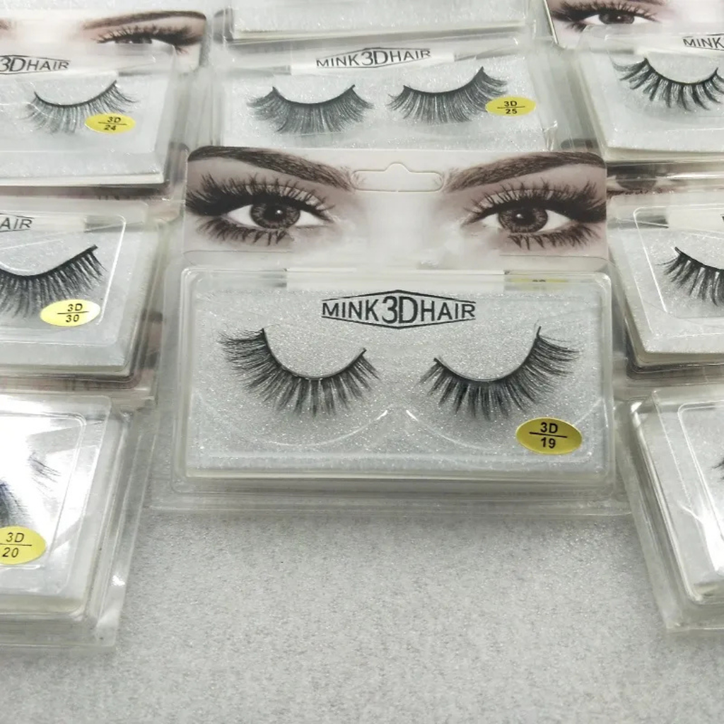 Huda  Beauty 3D Eye Lashes