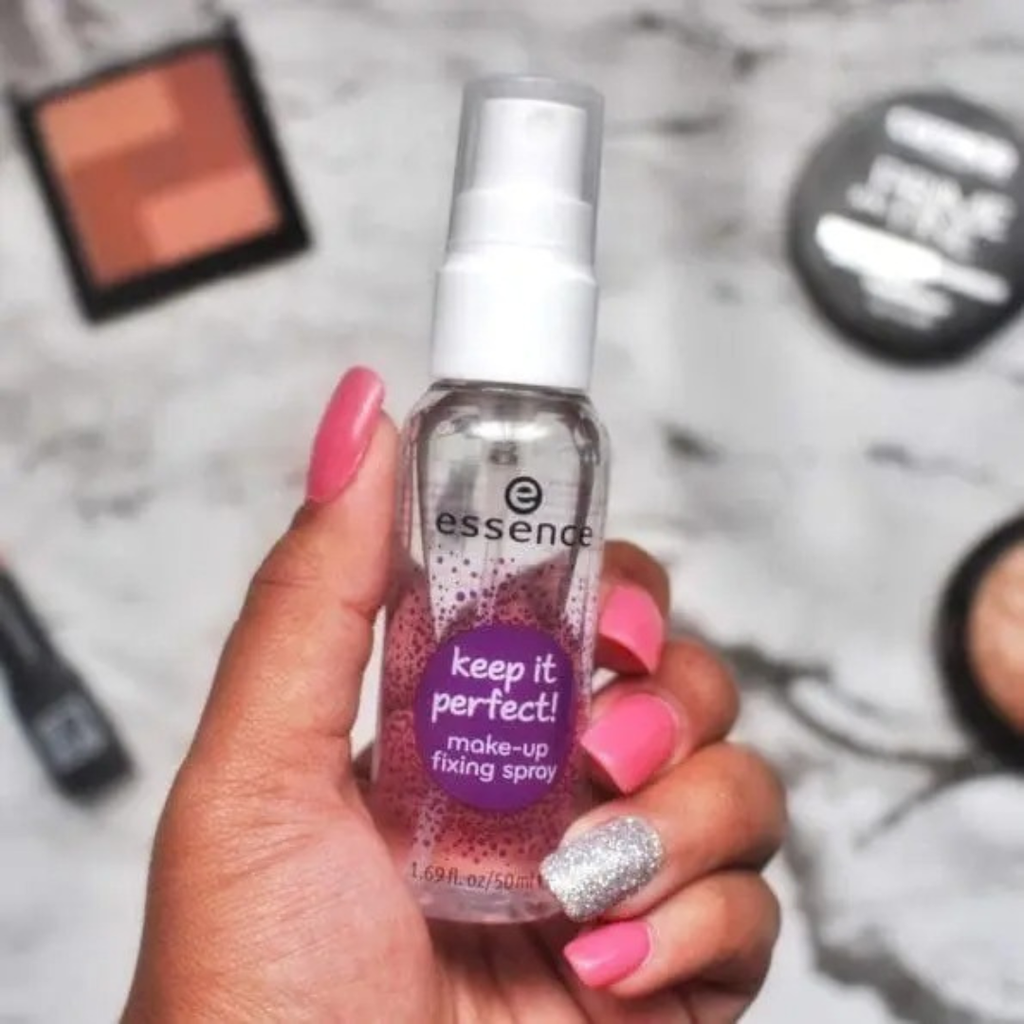 Essence Fixing Spray