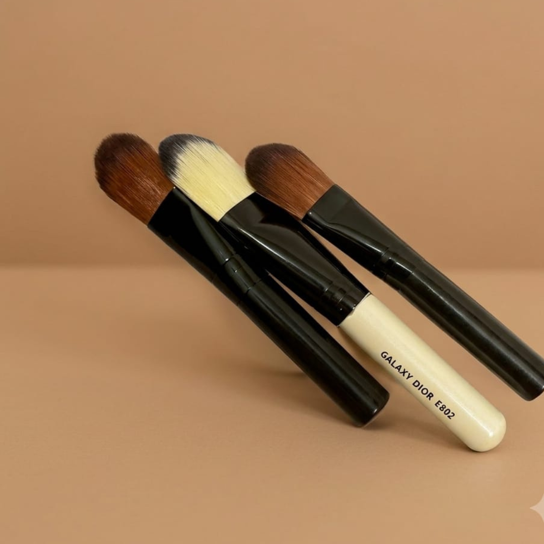 Dior E802 makeup brushes