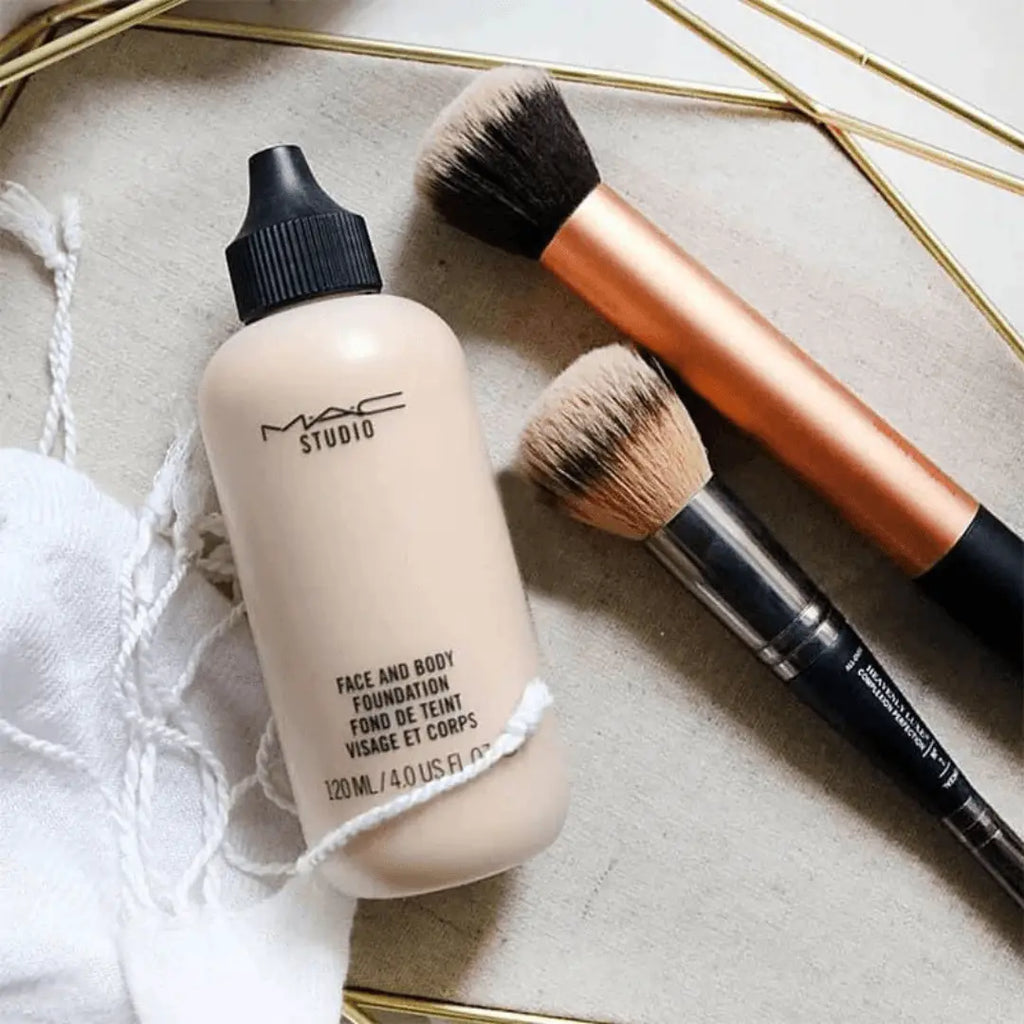 Mac Face and body Foundation