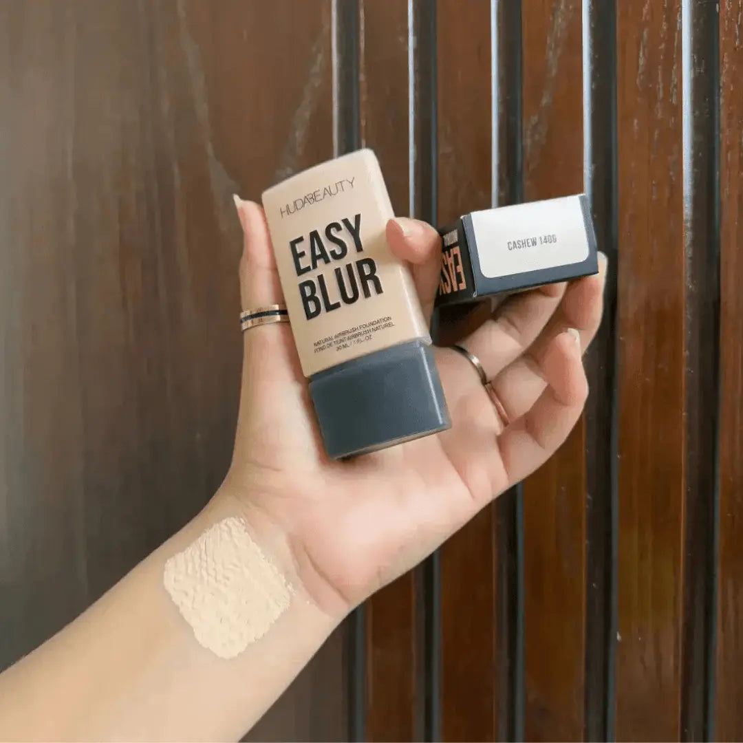 HUDA Beauty Easy Blur Foundation