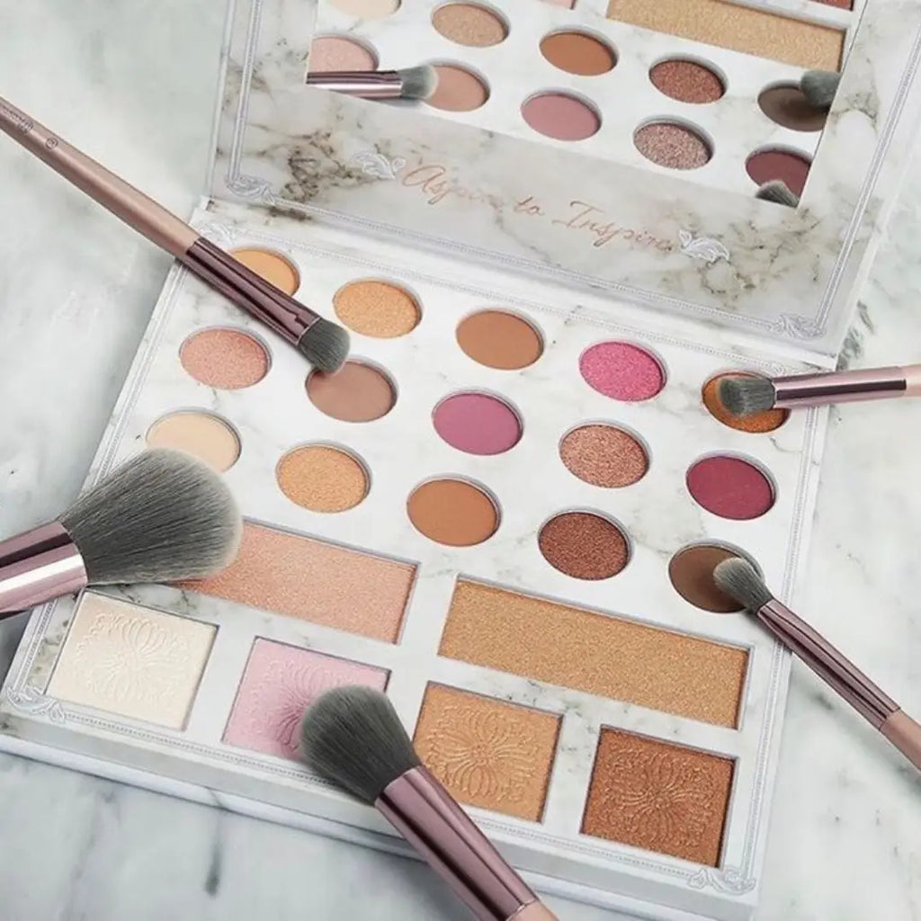 BH Carli Bybel Eyeshadow Pallete